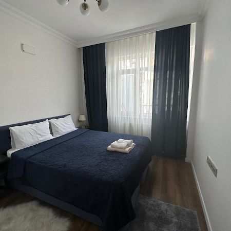 Center Of City In Besiktas 2 Plus 1 With 2 Bathroom And 3 Air Conditioner Istambul Extérieur photo