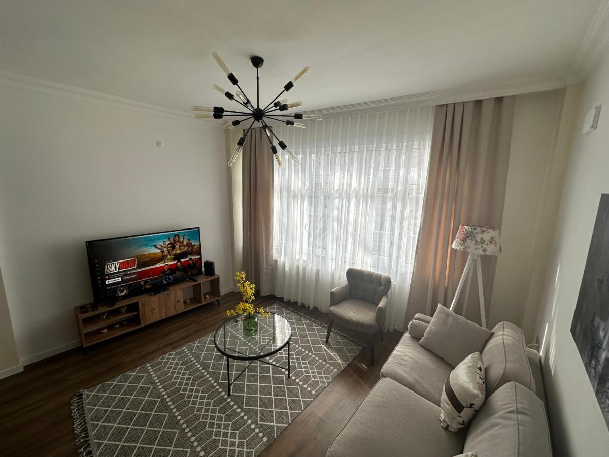 Center Of City In Besiktas 2 Plus 1 With 2 Bathroom And 3 Air Conditioner Istambul Extérieur photo