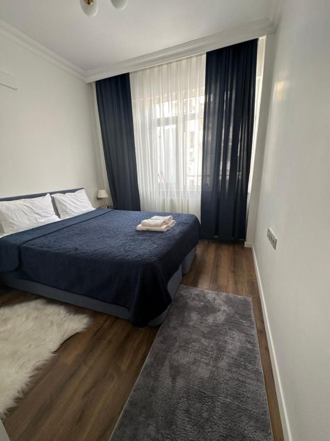 Center Of City In Besiktas 2 Plus 1 With 2 Bathroom And 3 Air Conditioner Istambul Extérieur photo